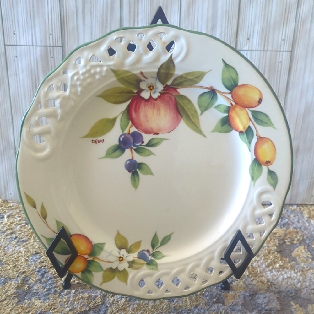 Vintage Brunelli TIFFANY Dinner Plate Flowers Fruit Leaves Lattice-Made In ITALY